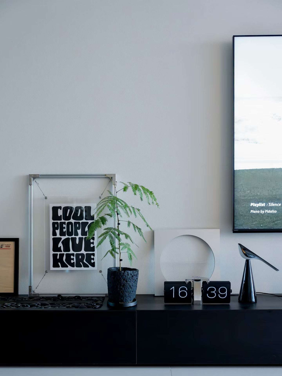 The Art of the Float: How the HushLume Industrial Suspension Poster Frame Displays Art Differently - HushLume