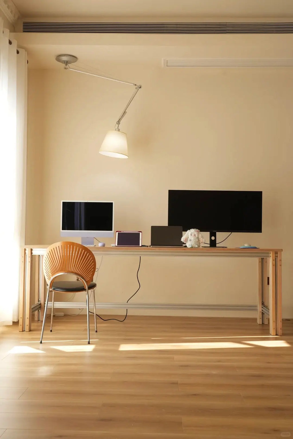 Custom Aluminum Desk Frame — Made to Order | HushLume
